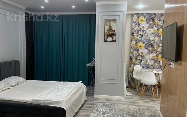 1-комнатная квартира · 50 м² · 5/11 этаж, 16-й мкр 44 за 2 000 〒 в Актау — фото 2