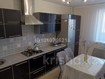 2-бөлмелі пәтер · 65 м² · 7/10 қабат, Набережная 82, бағасы: 20.6 млн ₸ в Актобе, мкр. Курмыш