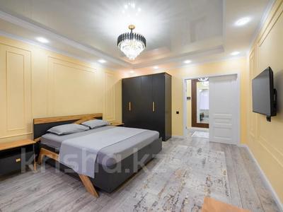 2-комнатная квартира, 80 м², 4 этаж посуточно, Розыбакиева 320 за 25 000 〒 в Алматы, Бостандыкский р-н