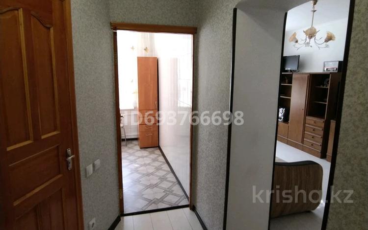 1-комнатная квартира, 34 м², 2/4 этаж, Акпаева 59б за 13 млн 〒 в Алматы, Жетысуский р-н — фото 2