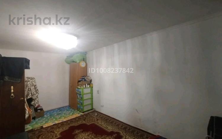 1-комнатная квартира · 35 м² · 2/2 этаж, Тасбугет микрайон наурыз дом9 кв12 за 4.5 млн 〒 в  — фото 2