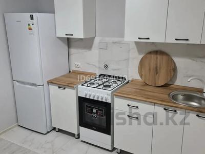 Пәтерлер в Атырауской обл.: 2-бөлмелі пәтер · 60 м² · 1 қабат, мкр СМП 163, Алихан Бокейханов, бағасы: 130 000 〒 2-бөлмелі пәтер · 60 м² · 1 қабат, мкр СМП 163, Алихан Бокейханов, бағасы: 130 000 〒 в Атырау