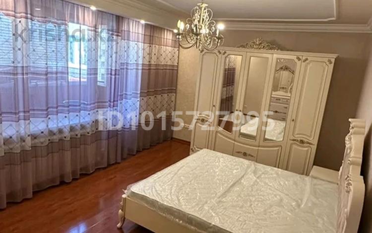 3-комнатная квартира · 100 м² · 8/12 этаж, мкр Жетысу-3 53 за 500 000 ₸ в Алматы, Ауэзовский р-н — фото 2