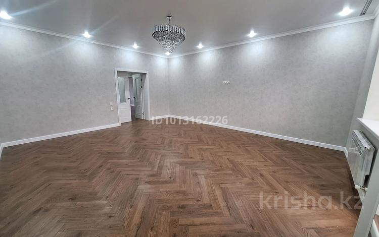 3-бөлмелі пәтер · 101 м² · 3/10 қабат, мкр. Алтын орда 5е — ресторан 1001 тун, бағасы: 40 млн ₸ в Актобе — фото 2
