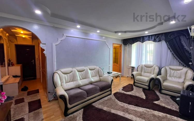 3-бөлмелі пәтер · 57.9 м² · 4/10 қабат, Жаңа қала ш/а., Абдирова, бағасы: 25 млн ₸ в Караганде, Казыбек би р-н — фото 2