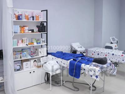 Готовый бизнес аппаратного массажа и лазерной эпиляции · 45 м², бағасы: 12 млн 〒 в Актобе, мкр. Алтын орда