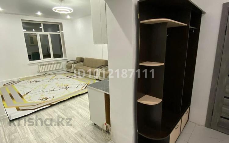 3-бөлмелі пәтер · 70 м² · 1/3 қабат, Мкр. Оазис 1/1, бағасы: 250 000 ₸ в Караганде — фото 2
