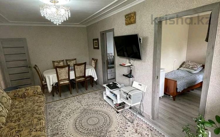 4-комнатная квартира · 62 м² · 1/5 этаж, 17 микрорайон 39 за 16.5 млн ₸ в Караганде, Алихана Бокейханова р-н — фото 2
