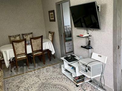 4-комнатная квартира · 62 м² · 1/5 этаж, 17 микрорайон 39 за 16.5 млн ₸ в Караганде, Алихана Бокейханова р-н