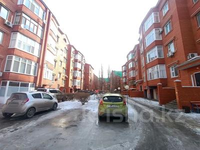 3-комнатная квартира, 94.5 м², 3/5 этаж, Ескалиева за 43 млн 〒 в Уральске