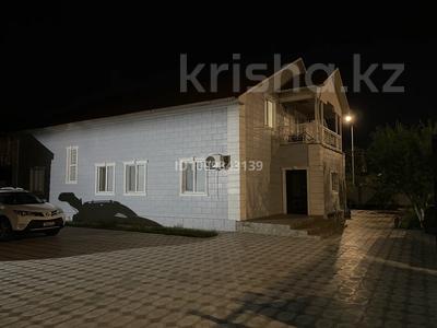 Үйдің бір бөлігі · 7 бөлме · 450 м² · 10 сот., мкр Самал, Азидолла Е 3 — Самал сити, бағасы: 95 млн ₸ в Атырау