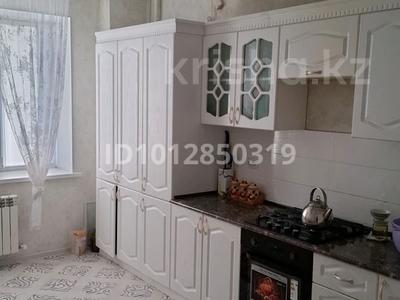 2-комнатная квартира · 70 м² · 4/5 этаж, мкр. Алтын орда 21М за 180 000 ₸ в Актобе