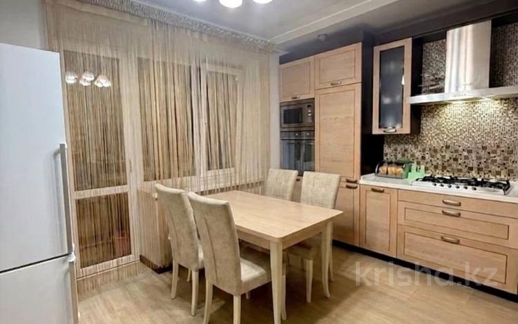 4-комнатная квартира · 135.6 м² · 4/6 этаж, мкр. Алтын орда, Алии Молдагуловой за 54 млн ₸ в Актобе — фото 4