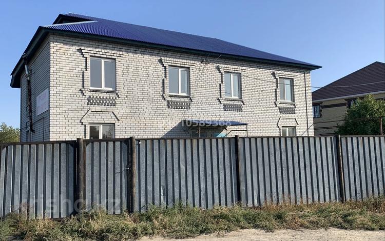 Отдельный дом · 8 комнат · 240 м² · 23 сот., пгт Балыкши, Момышулы 8 за 85 млн 〒 в Атырау — фото 2