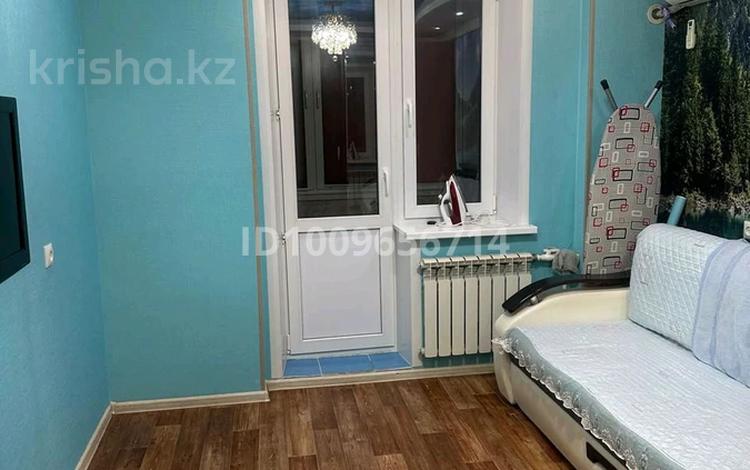 3-бөлмелі пәтер · 63 м² · 8/9 қабат, мкр 4 4a, бағасы: 200 000 ₸ в Уральске — фото 2