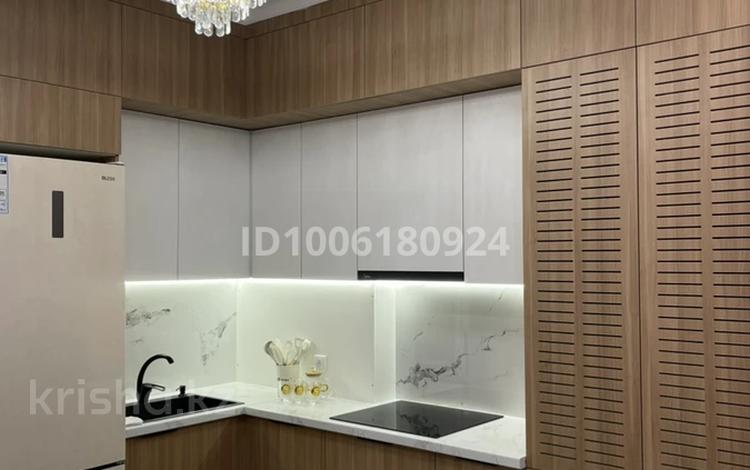 2-комнатная квартира · 65 м² · 8/10 этаж, ул. Рыскулова, стр. 2/12 за 360 000 ₸ в Шымкенте, Аль-Фарабийский р-н — фото 2