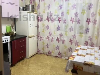 2 комнаты, 65 м², Есенберлина 6 за 40 000 〒 в Усть-Каменогорске