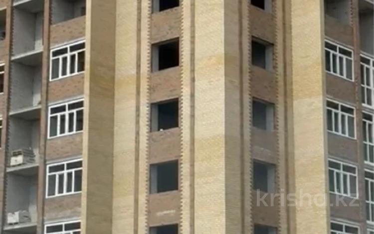 1-комнатная квартира · 50 м² · 9/9 этаж, мкр. Алтын орда, Молдагуловой 70 за 15.5 млн 〒 в Актобе — фото 4