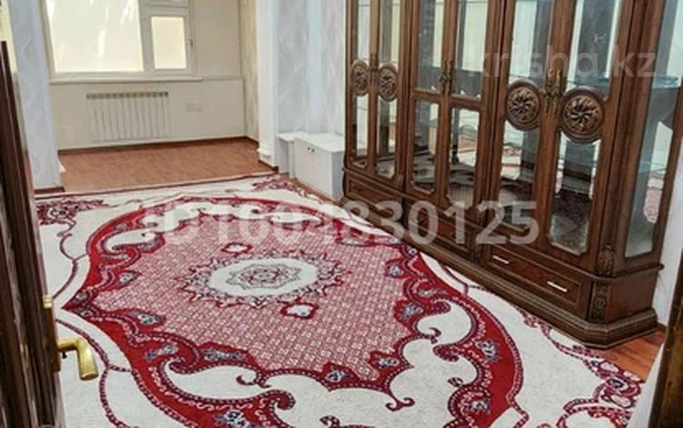 3-комнатная квартира · 70 м² · 1/5 этаж, 28-й мкр 38 — Ресторан Рауан за 200 000 ₸ в Актау — фото 2