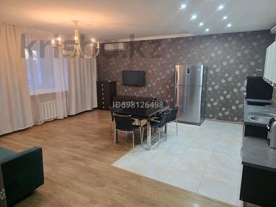 3-бөлмелі пәтер, 130 м², 13/13 қабат ай сайын, Достык 13, бағасы: 400 000 〒 в Астане, Есильский р-н