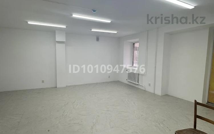 Магазины и бутики · 30 м² за 120 000 ₸ в Павлодаре — фото 3