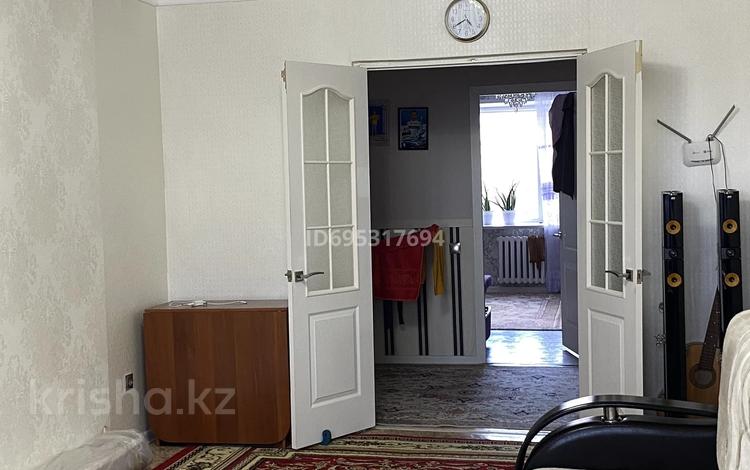 3-бөлмелі пәтер, 80 м², 3/10 қабат, мкр 12 — Возле ТД Айда, бағасы: 28 млн 〒 в Актобе, мкр 12 — фото 2