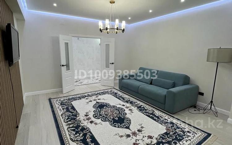 2-бөлмелі пәтер · 70 м² · 6/9 қабат, мкр Нурсая, Абулхайыр хана 51а, бағасы: 350 000 ₸ в Атырау — фото 2