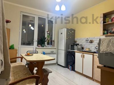 2-комнатная квартира · 70 м² · 3/3 этаж, мкр Алгабас, 11 квартал за 29 млн ₸ в Алматы, Алатауский р-н