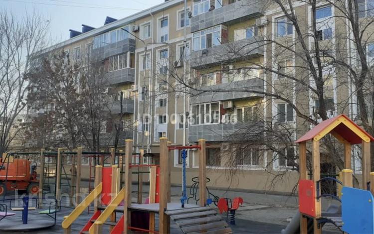2-бөлмелі пәтер · 40 м² · 3/5 қабат · ай сайын, Сатпаева 26 — Остановки Абай, Агентство, бағасы: 160 000 〒 в Атырау — фото 2