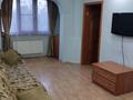 2-комнатная квартира, 46 м², 4/5 этаж помесячно, мкр Тастак-1 19 за 210 000 〒 в Алматы, Ауэзовский р-н — фото 2