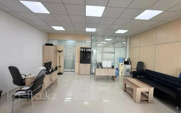 Свободное назначение, офисы, фитнес и спорт, образование, конференц-залы, кабинеты и рабочие места, студии · 45 м² за 500 000 〒 в Алматы, Бостандыкский р-н — фото 2