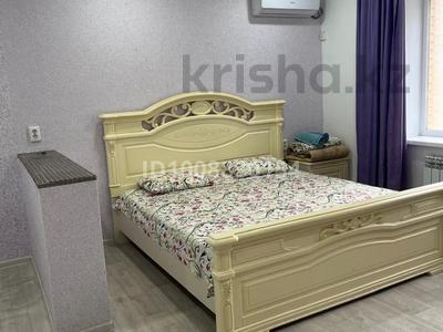 4-комнатная квартира · 120 м² · 2/2 этаж, Рубежинская — Район Универмаг за 40 000 ₸ в Уральске