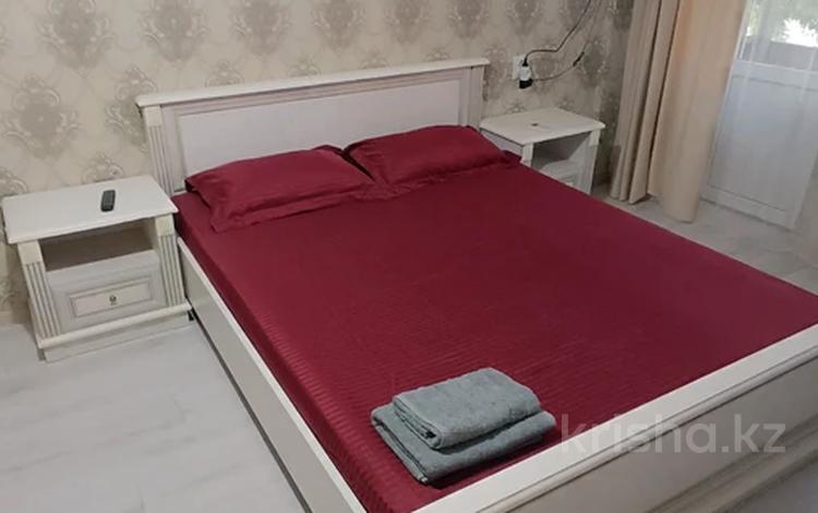 1-комнатная квартира · 50 м² · 2/5 этаж, Абая 15 — Возле драма театр за 10 000 ₸ в Атырау — фото 16