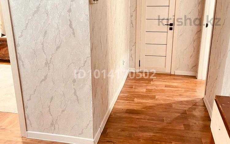 2-комнатная квартира · 64 м² · 5/6 этаж, мкр Кокжиек 44 за 230 000 ₸ в Алматы, Жетысуский р-н — фото 2
