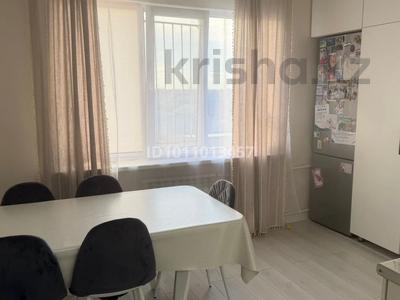 2-бөлмелі пәтер · 74 м² · 3/9 қабат, Аманшина 74, бағасы: 28 млн ₸ в Атырау
