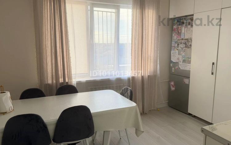 2-комнатная квартира · 74 м² · 3/9 этаж, Аманшина 74 за 28 млн ₸ в Атырау — фото 17