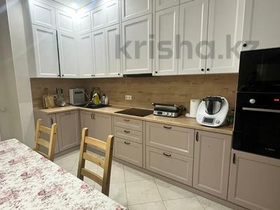 3-комнатная квартира · 105 м² · 7/8 этаж, Кабанбай батыра 60 за 69 млн 〒 в Астане, Есильский р-н