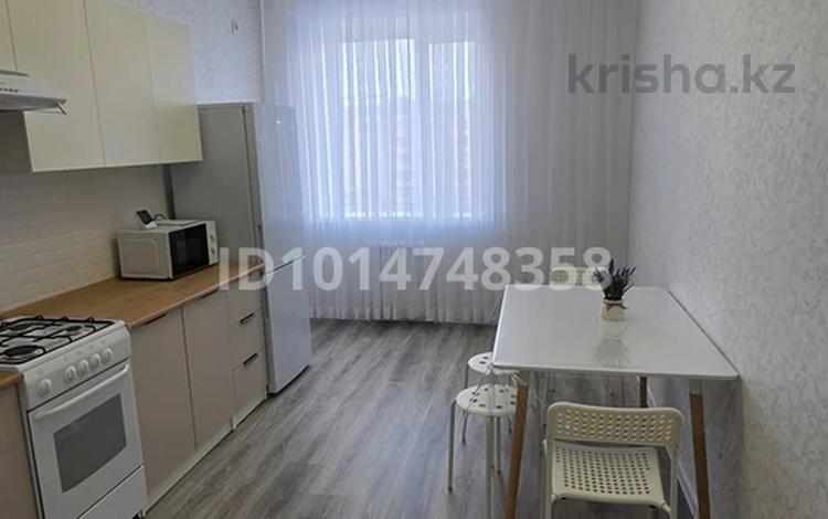 1-комнатная квартира · 39 м², Микрорайон Береке 46 за 180 000 ₸ в Костанае — фото 2