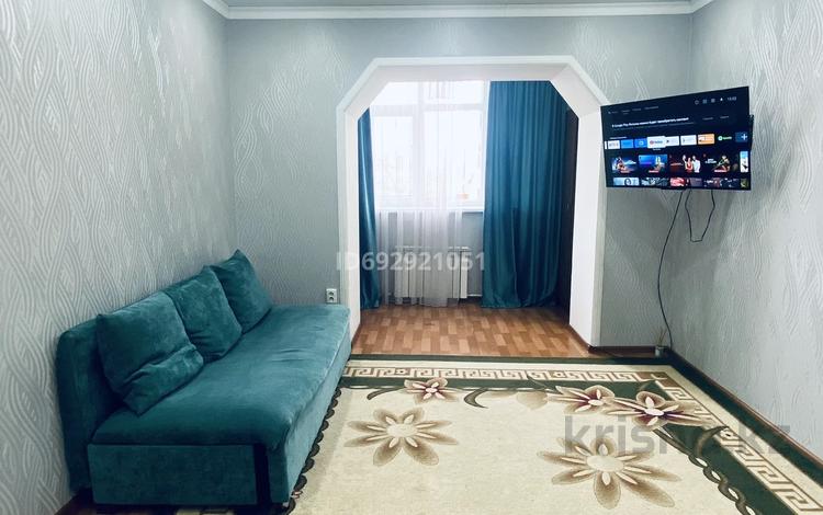 1-комнатная квартира, 45 м², 1/5 этаж посуточно, Абая — Ташкентская за 8 000 〒 в Таразе — фото 2