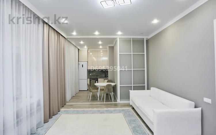 3-комнатная квартира, 87 м², 2/9 этаж помесячно, Туран 46А