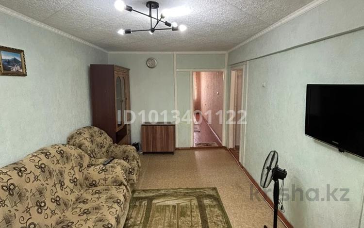 2-комнатная квартира · 48 м² · 2/5 этаж, Сатпаева — 7-школа за 12 000 ₸ в Балхаше — фото 2