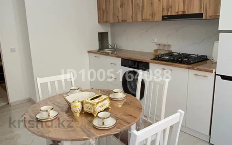 1-комнатная квартира · 43 м² · 1/9 этаж, мкр Береке 38 за 180 000 ₸ в Атырау — фото 2