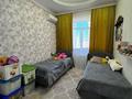 3-комнатная квартира · 100 м² · 8/12 этаж, 16-й мкр , 16 мкрн 49 за 38 млн 〒 в Актау — фото 5