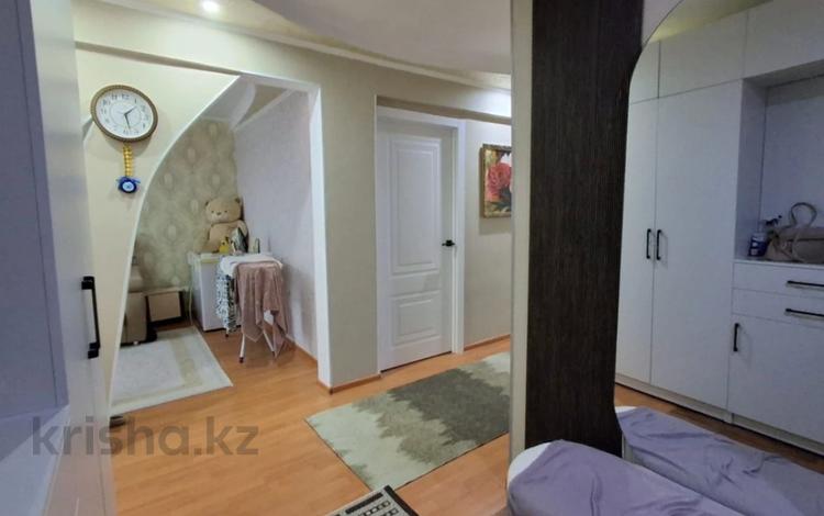 3-комнатная квартира · 67.8 м² · 2/5 этаж, ПРОСПЕКТ САТПАЕВА 58 — СШ №24 за 29.5 млн ₸ в Усть-Каменогорске — фото 31