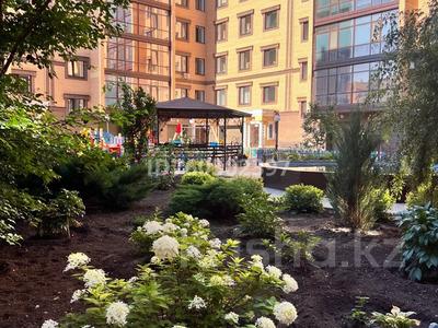 3-комнатная квартира · 107 м² · 8/8 этаж, Сатыбалды Дауымова 69 за 600 000 〒 в Уральске