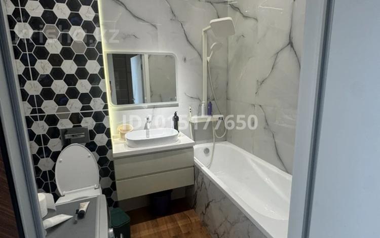 1-комнатная квартира · 40 м² · 10/17 этаж, Толе би 27 за 250 000 ₸ в Астане, Нура р-н — фото 2
