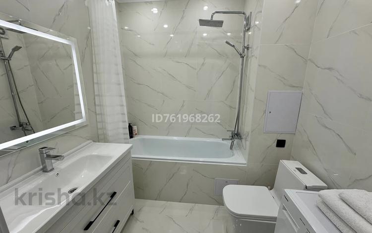 3-комнатная квартира · 65 м² · 9/9 этаж, 4 мкр 10 за 27.5 млн ₸ в Аксае — фото 5