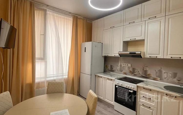 2-комнатная квартира · 60 м² · 4/16 этаж, Шамши Калдаякова 17 за 280 000 ₸ в Астане, Алматы р-н — фото 2