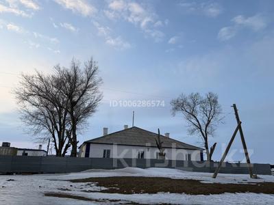 Отдельный дом · 6 комнат · 220 м² · 10 сот., Алгабас ауылы 11 — Жаңаарқа ауданы алғабас ауылы за 7.5 млн ₸ в Жанаарка