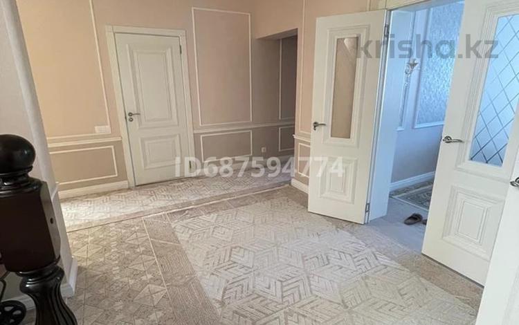 Жеке үй • 6 бөлмелер • 190 м² • 11 сот., Уркер, Е-808 4, бағасы: 95 млн 〒 в Астане, Нура р-н — фото 2